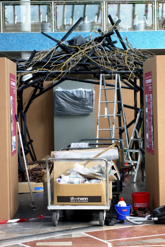 Zeit_zum_Erinnern_Projekt_Corinna_Luedtke_Aufbau_Wolfsburg_Rathaus_1